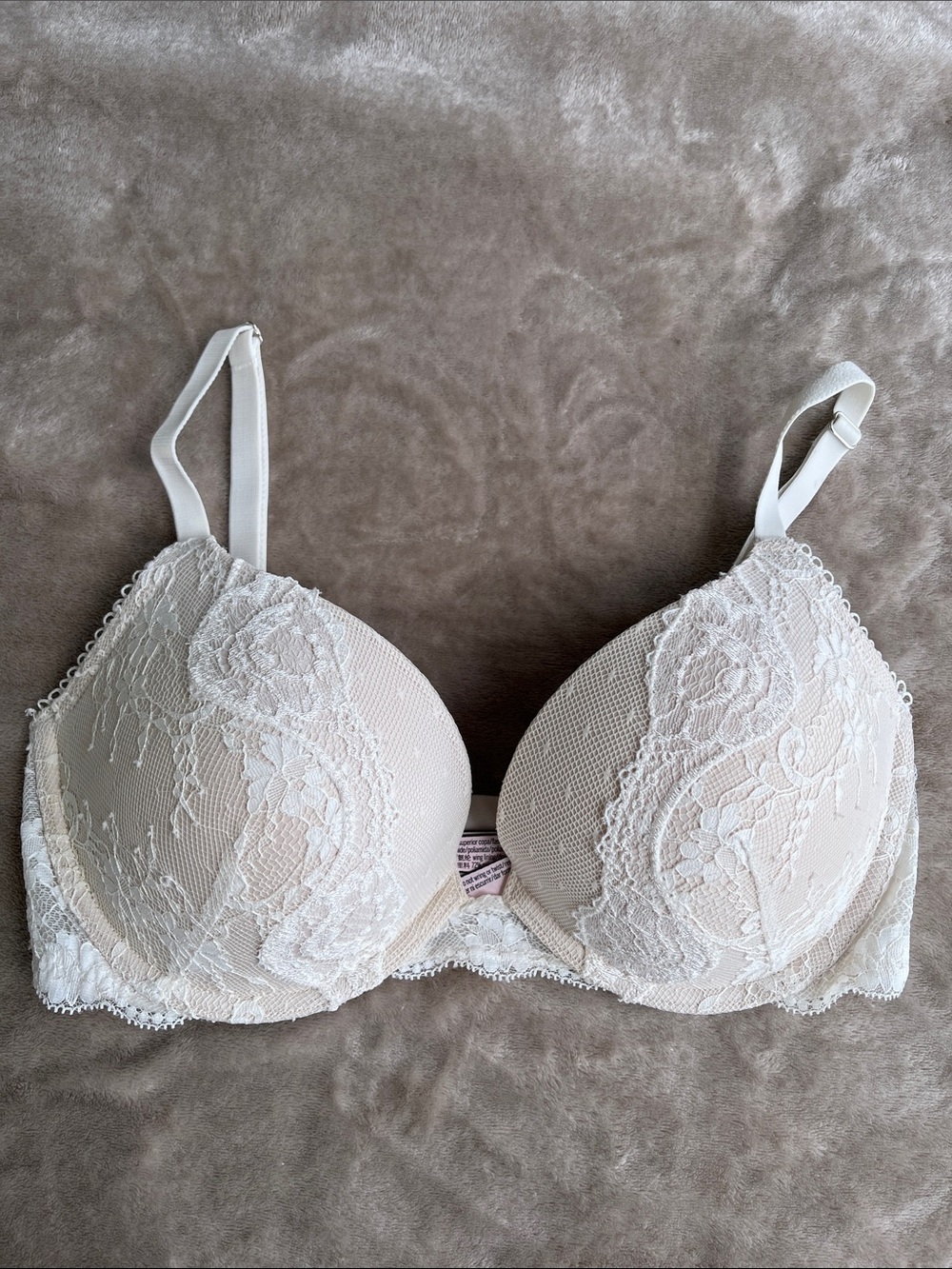 Victoria’s Secret Dream Angels Lace Push-Up Bra, Size 32DD
